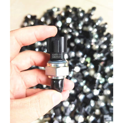 هيتاتشي High End Low Voltage Sensor 4436535 42CP2-13 04K21CZ1 قطع الغيار الكهربائية للحفر